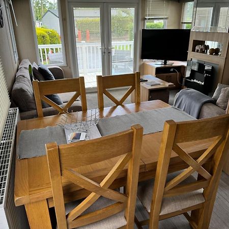 Prestige Static Caravan On 5 Star Holiday Park Cheswick  Esterno foto