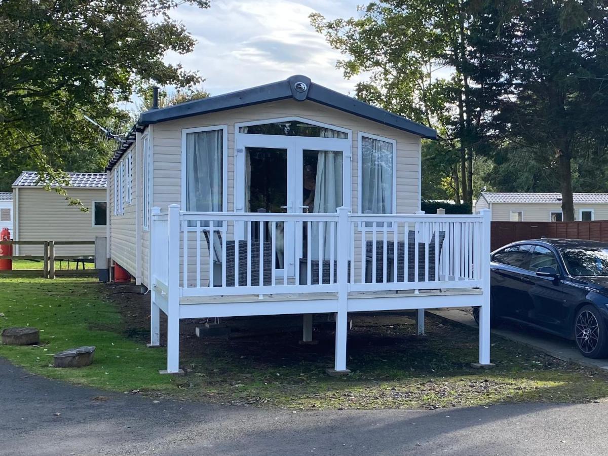 Prestige Static Caravan On 5 Star Holiday Park Cheswick  Esterno foto