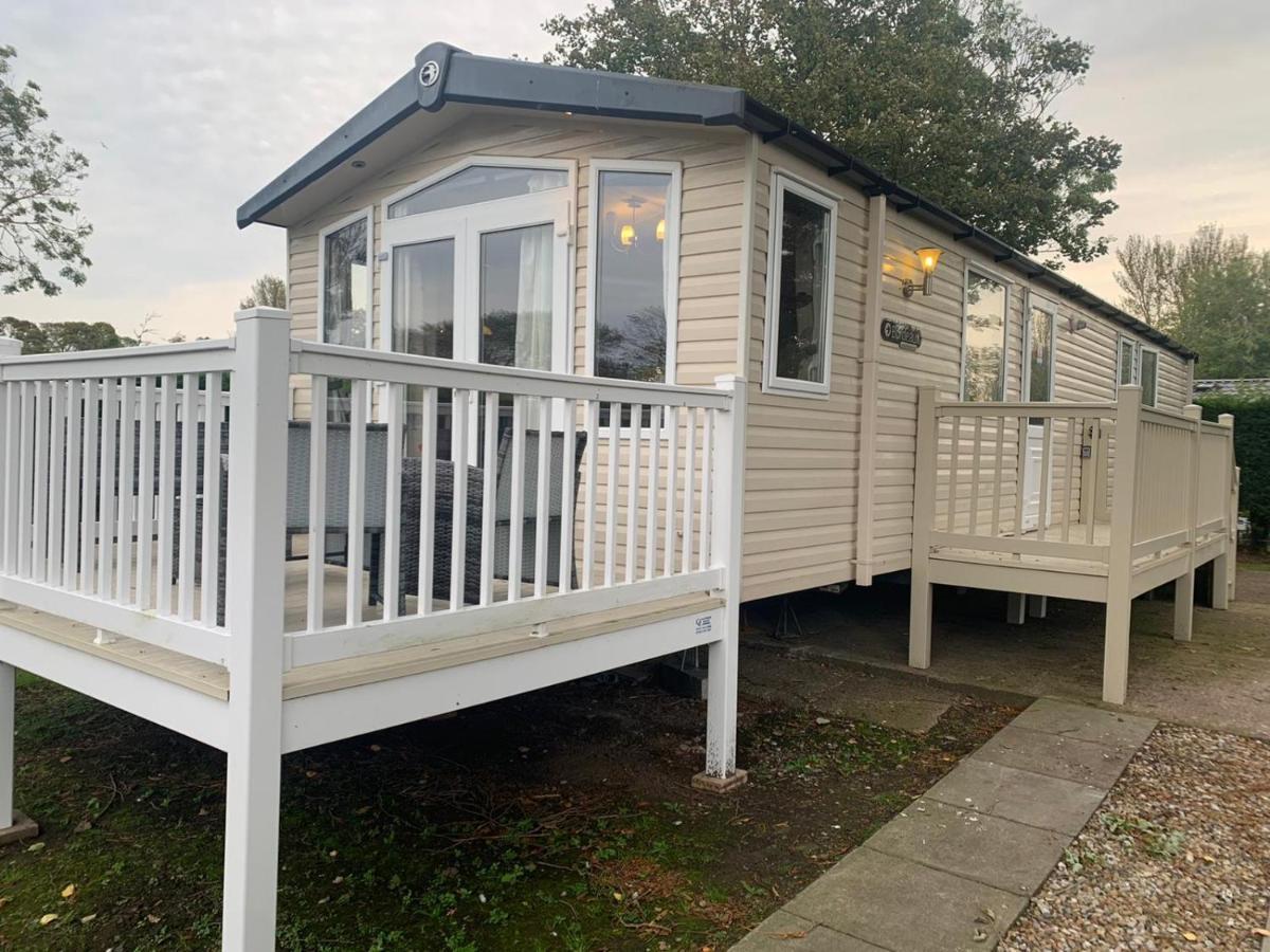 Prestige Static Caravan On 5 Star Holiday Park Cheswick  Esterno foto