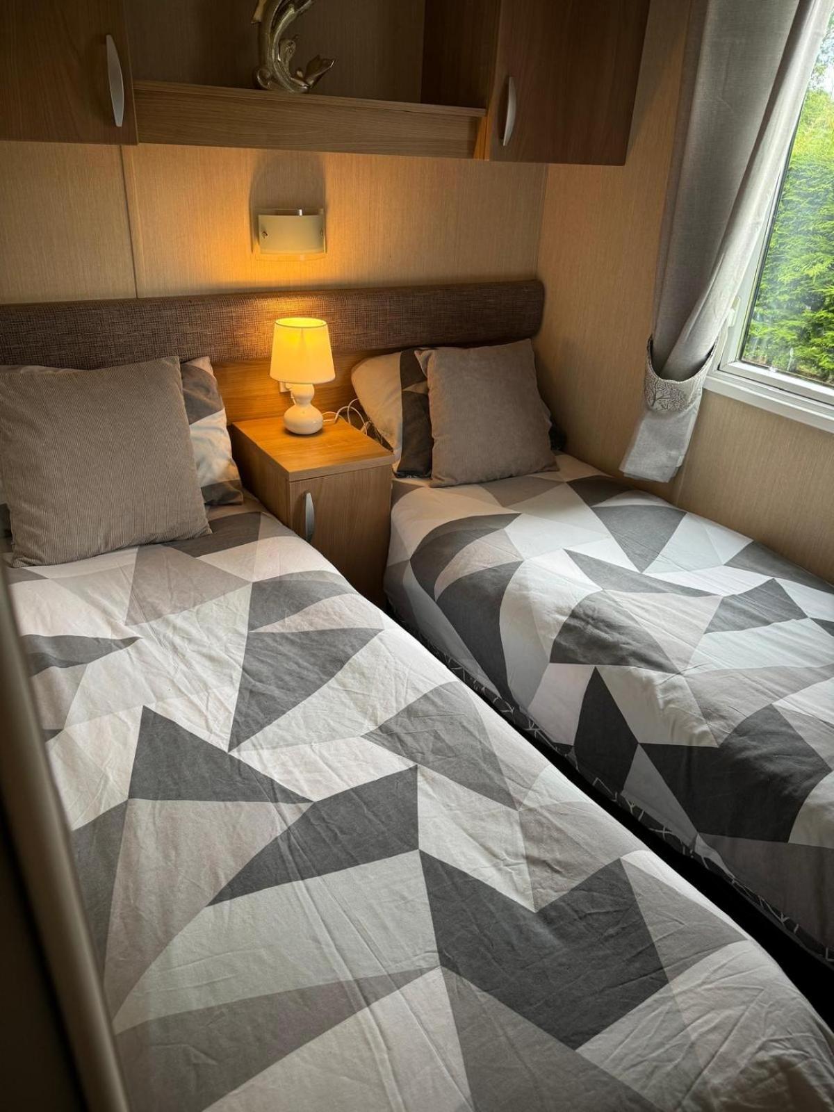 Prestige Static Caravan On 5 Star Holiday Park Cheswick  Esterno foto